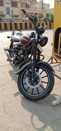 Rad Bajaj Avenger Street 150