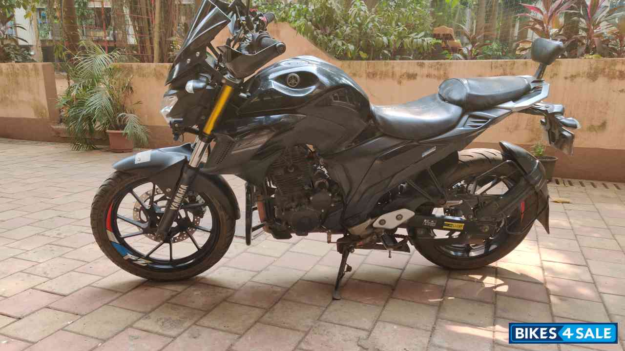 Yamaha FZ25