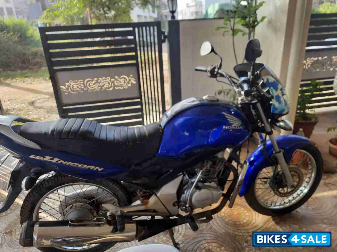 Blue Honda CB Unicorn