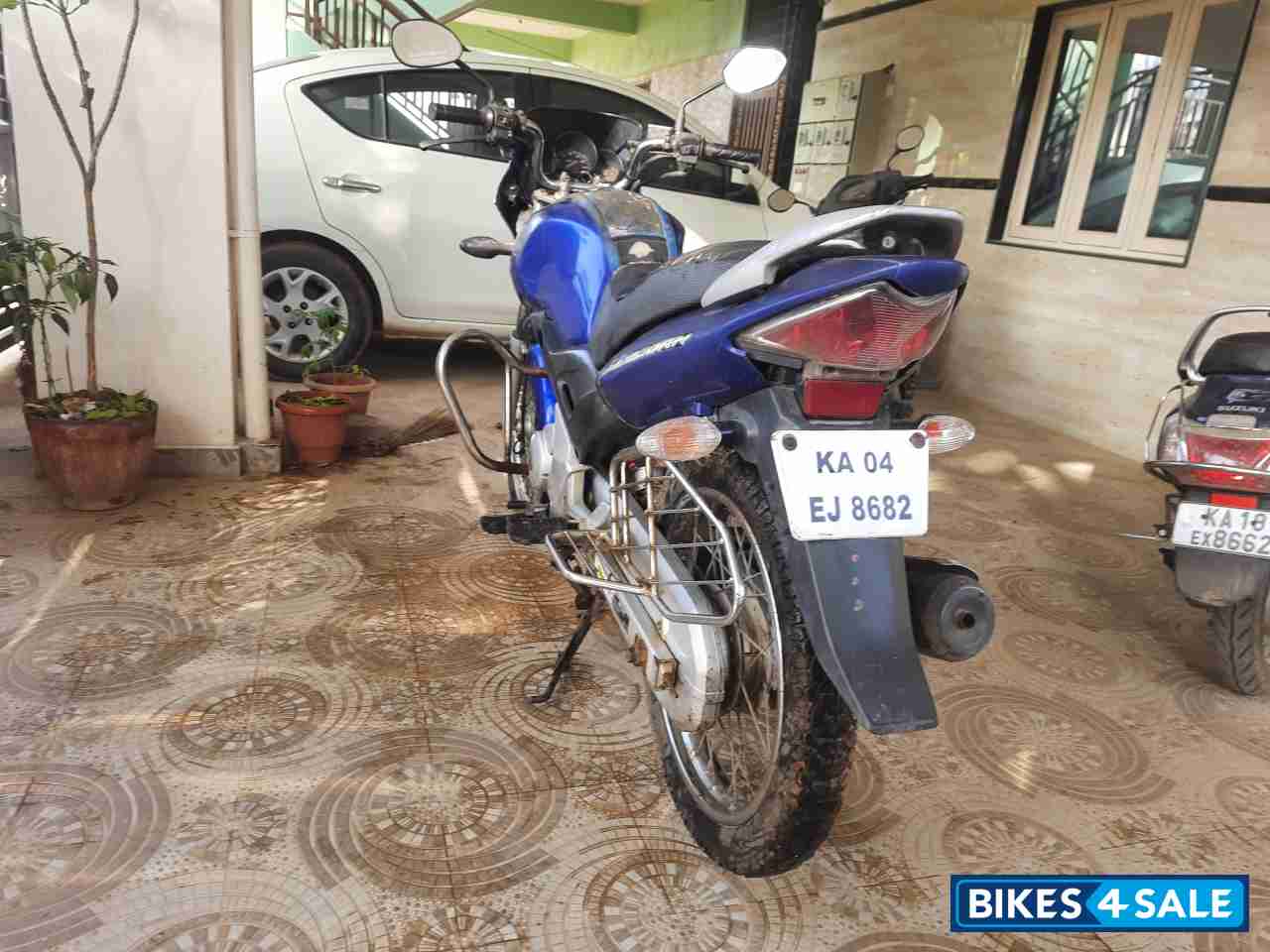 Blue Honda CB Unicorn