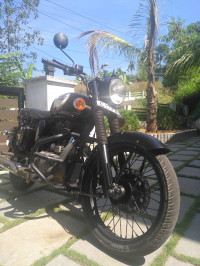 Black Royal Enfield Classic 350