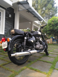 Black Royal Enfield Classic 350