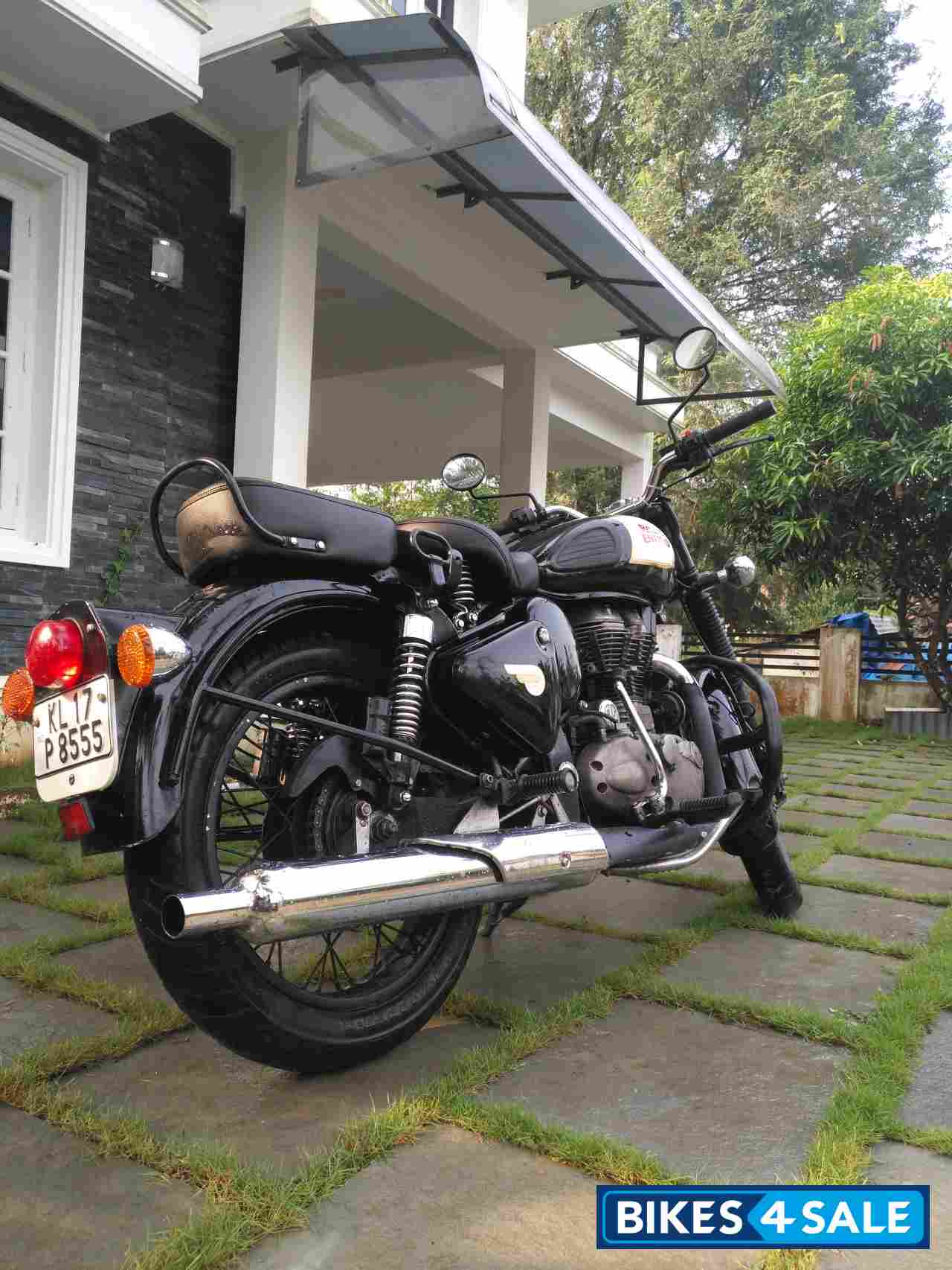 Black Royal Enfield Classic 350