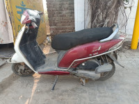 Red Honda Activa i