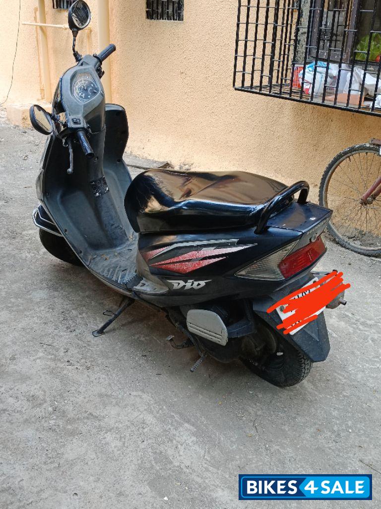Black Honda Dio
