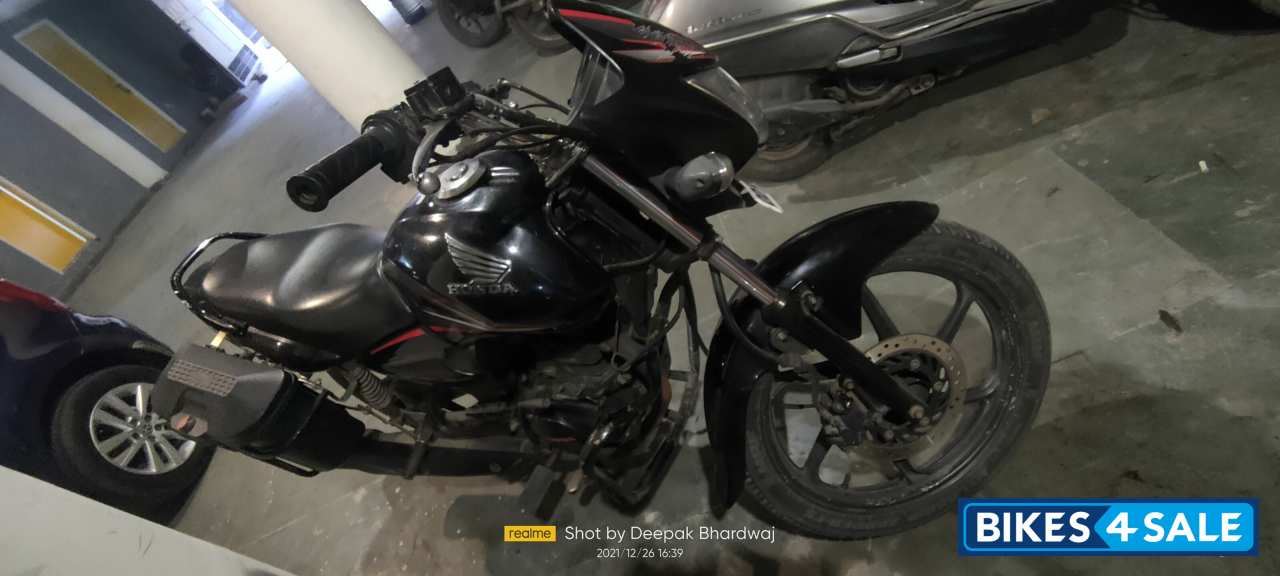 Black Honda CB Shine