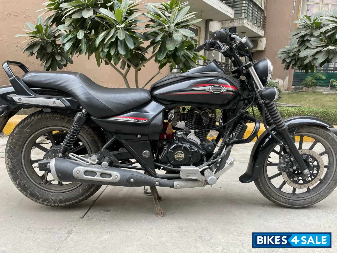 Bajaj Avenger 220 DTS-i