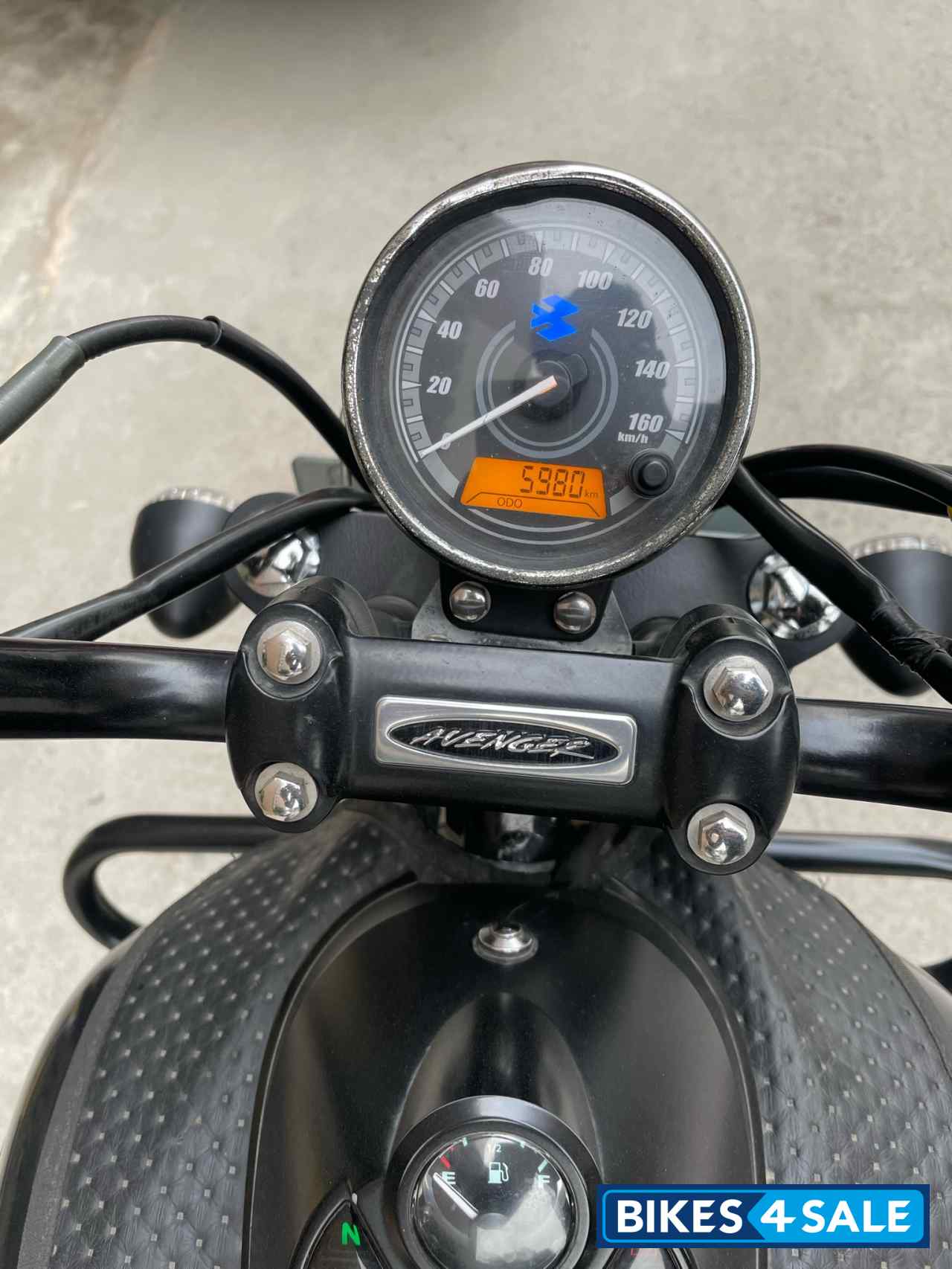 Bajaj Avenger 220 DTS-i