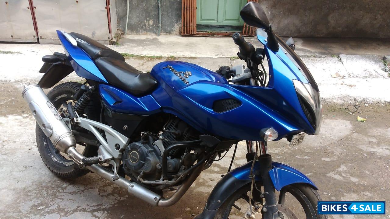 Blue Bajaj Pulsar 220F
