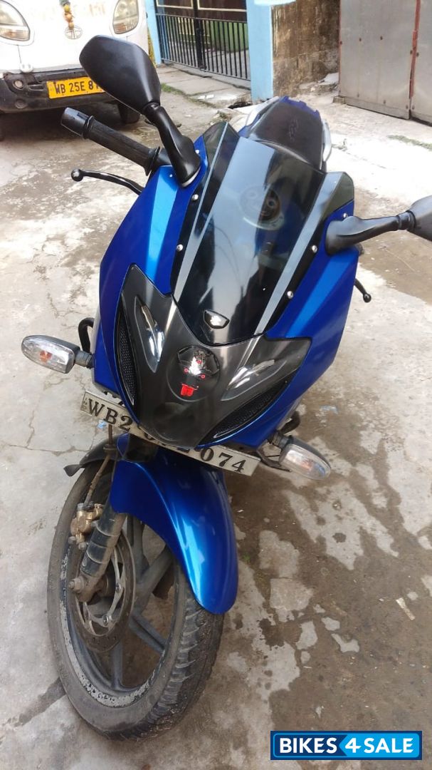 Blue Bajaj Pulsar 220F