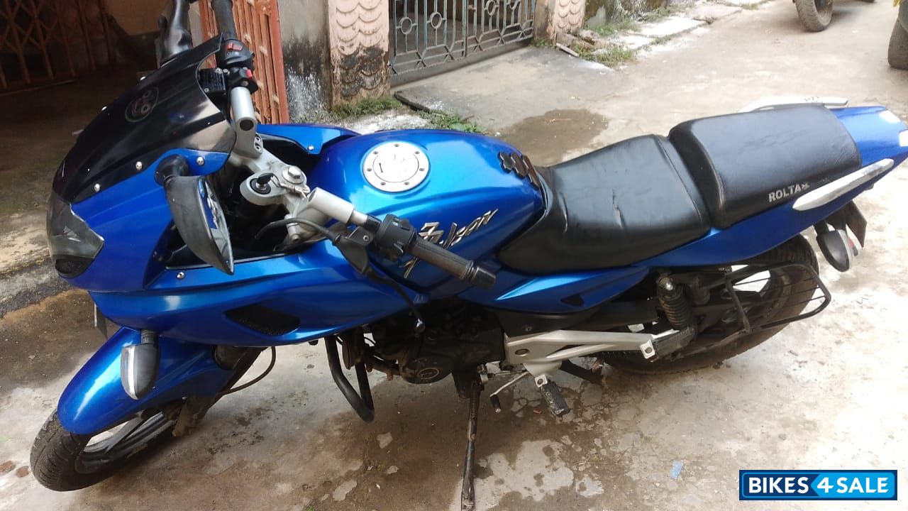 Blue Bajaj Pulsar 220F