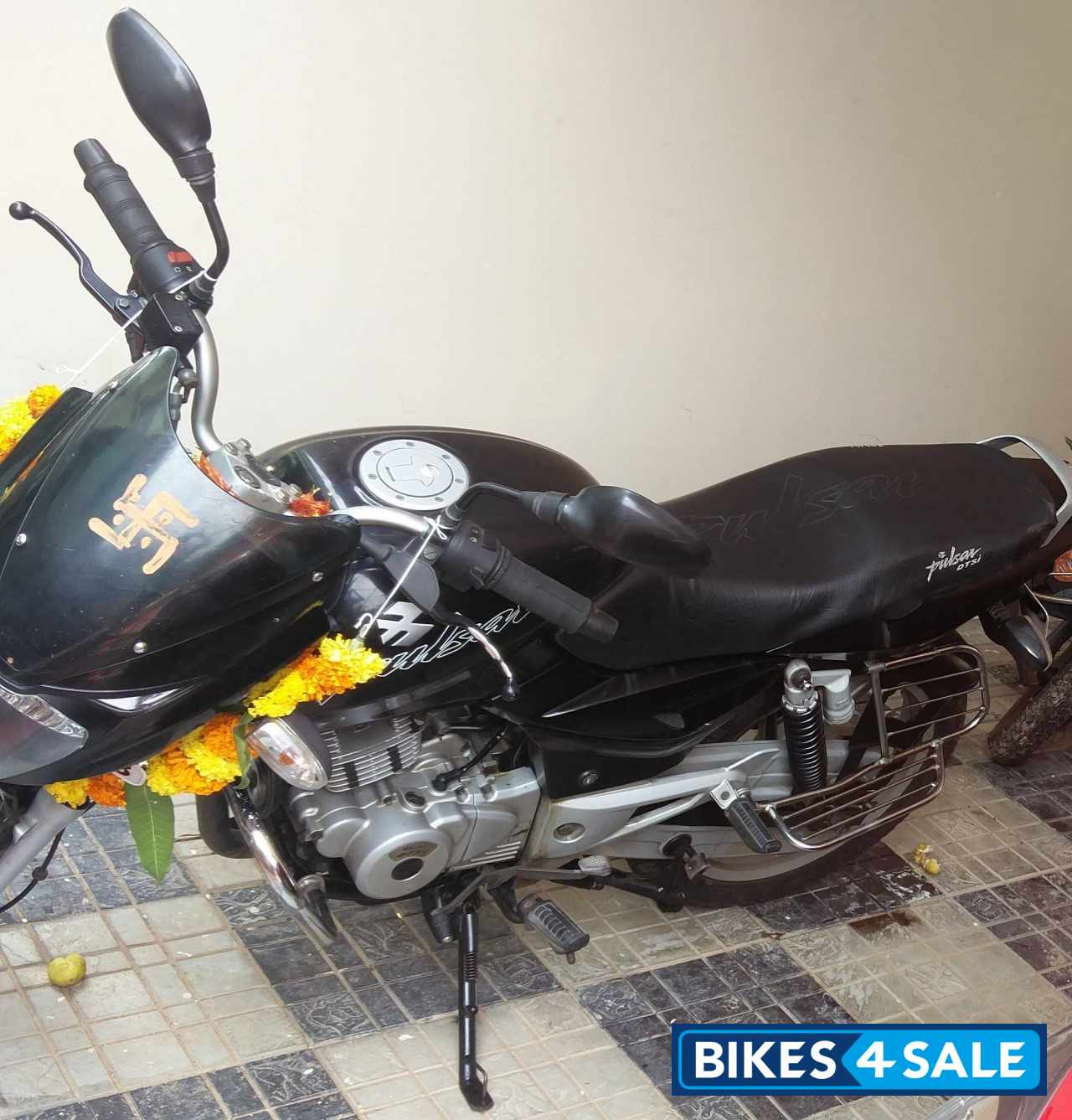 Black Bajaj Pulsar 150 DTSi