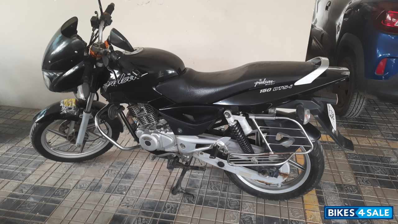 Black Bajaj Pulsar 150 DTSi Black Bajaj Pulsar 150 DTSi