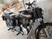 Black Royal Enfield Bullet 350