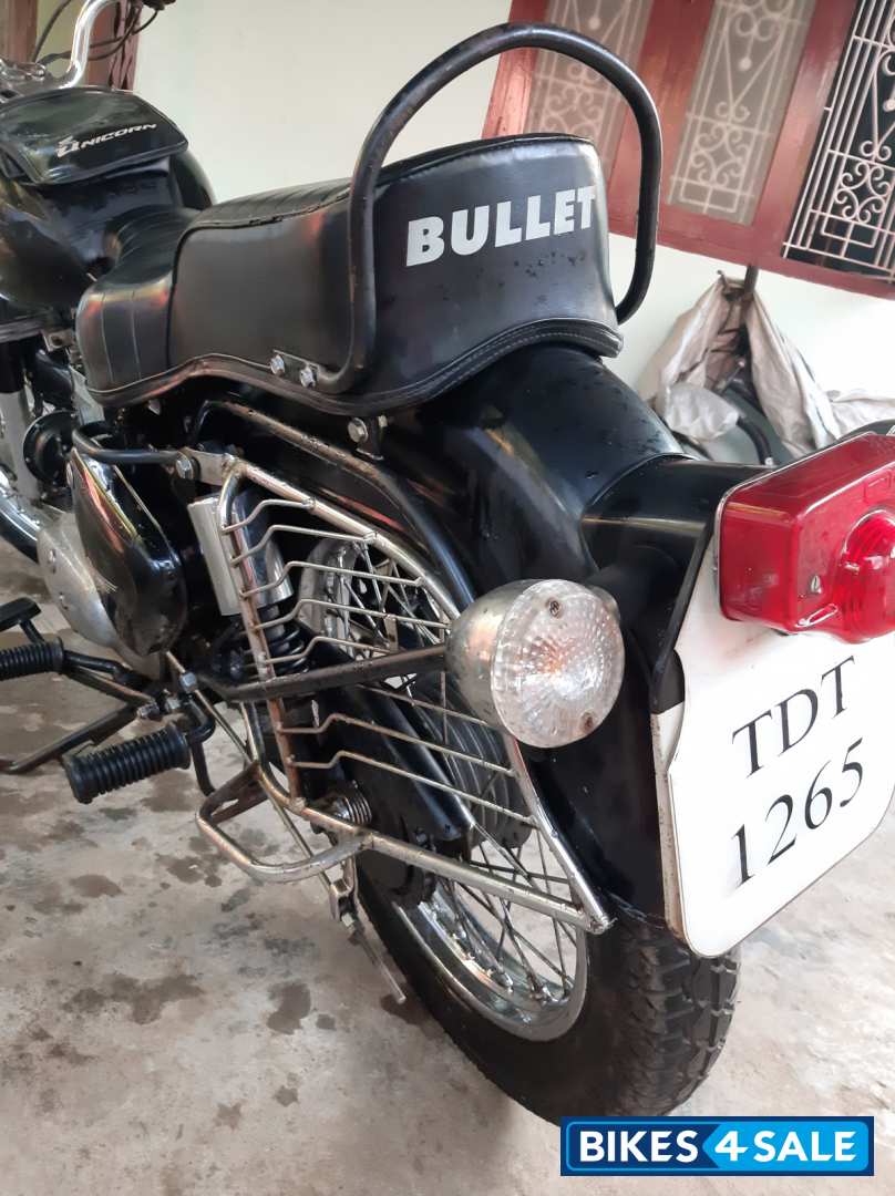 Black Royal Enfield Bullet 350