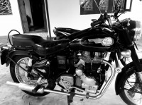 Black Royal Enfield Bullet 350