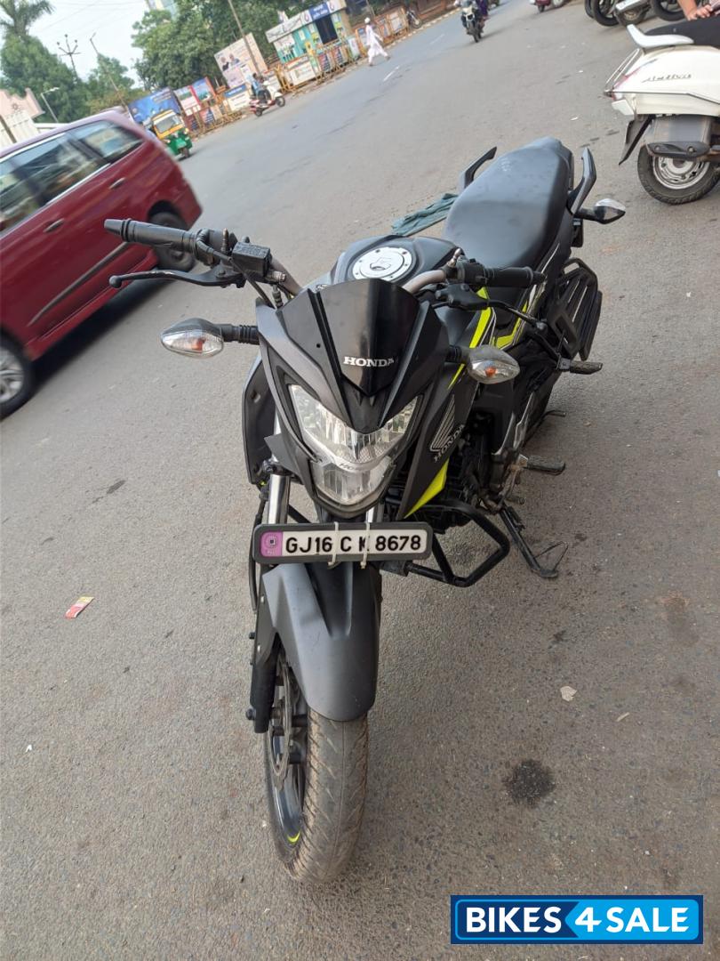 Honda CB Hornet 160R ABS