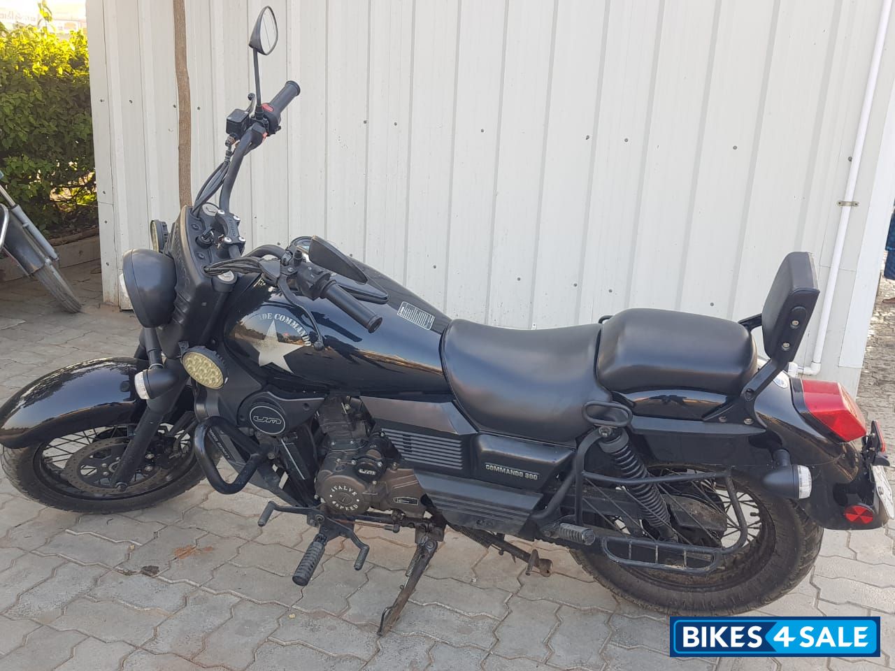 Black UM Renegade Commando