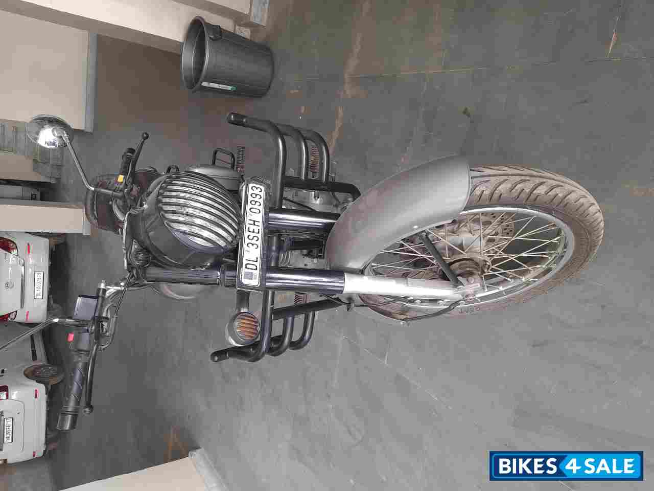 Gunmetal Grey Royal Enfield Classic Gunmetal Grey Gunmetal Grey Royal Enfield Classic Gunmetal Grey