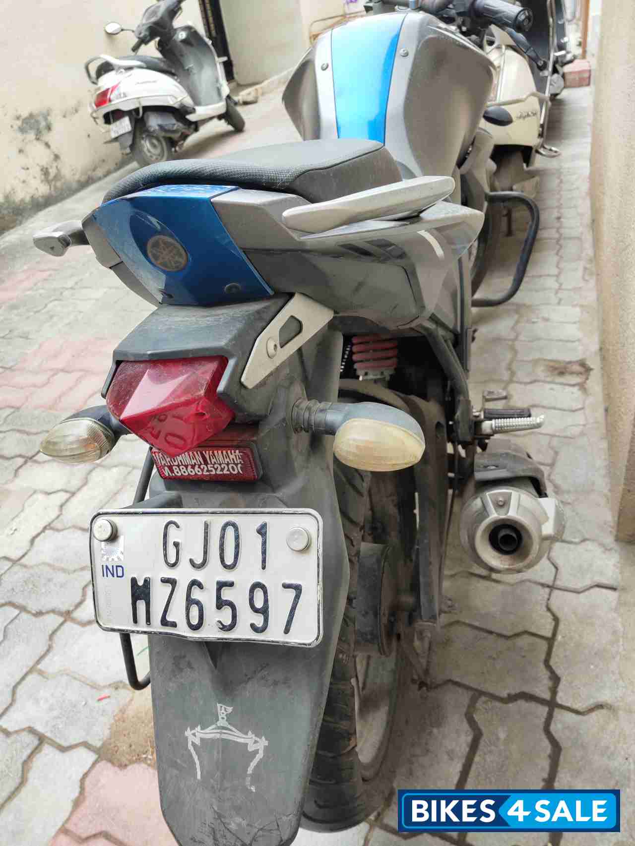 Hurricane Grey Yamaha FZ-S FI V2