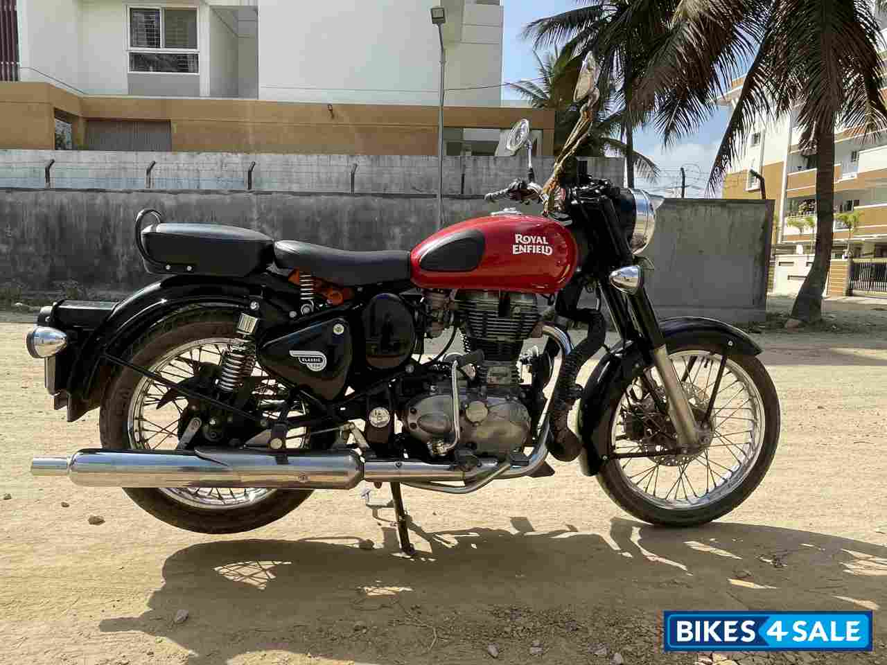 Red Royal Enfield Classic 350 Redditch Red