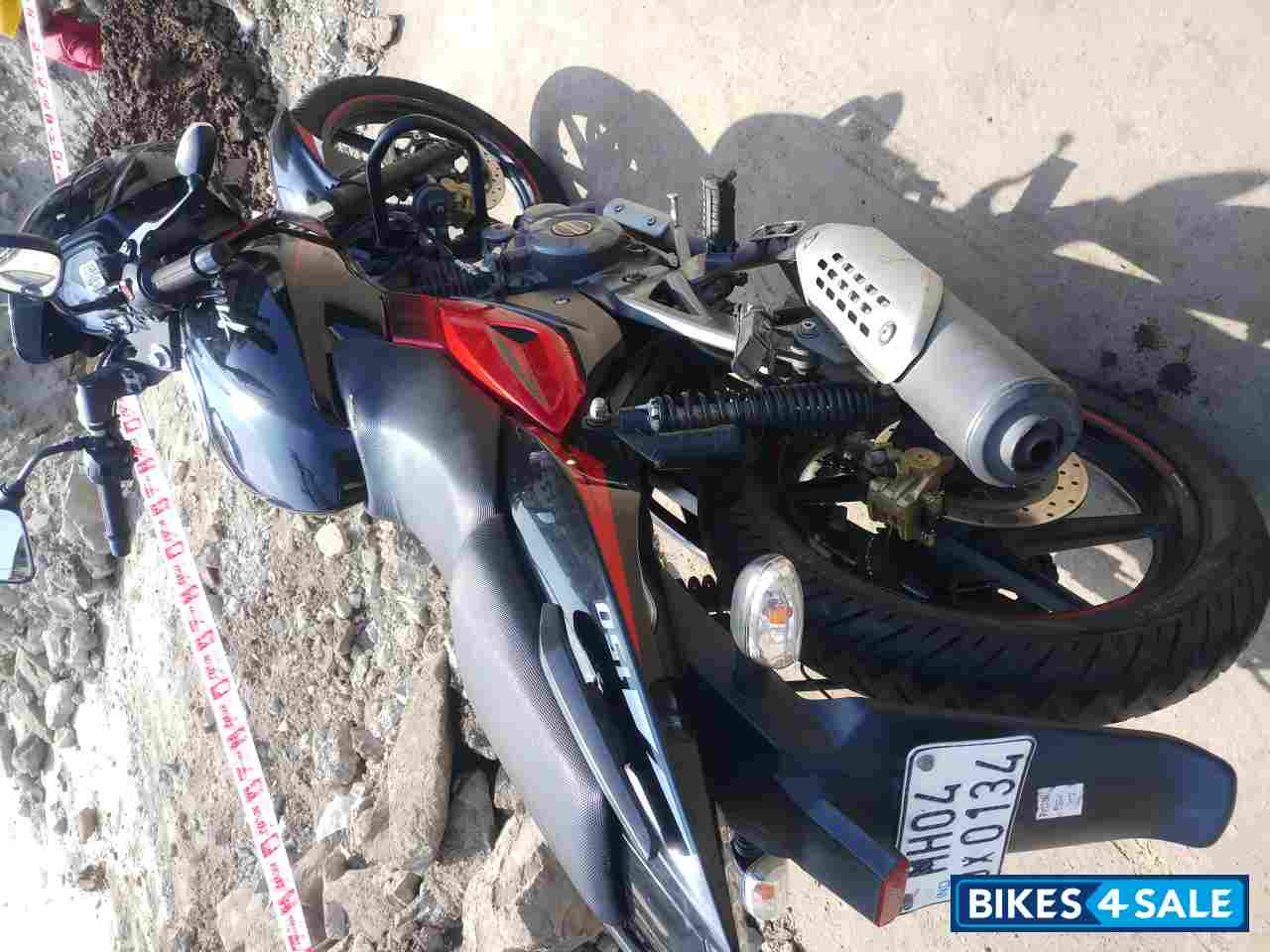 Black Bajaj Pulsar 150 Twin Disc