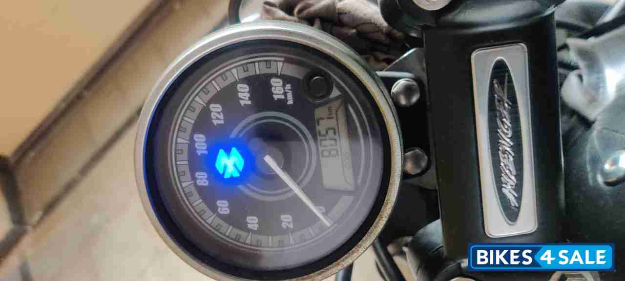 Black Bajaj Avenger Street 220