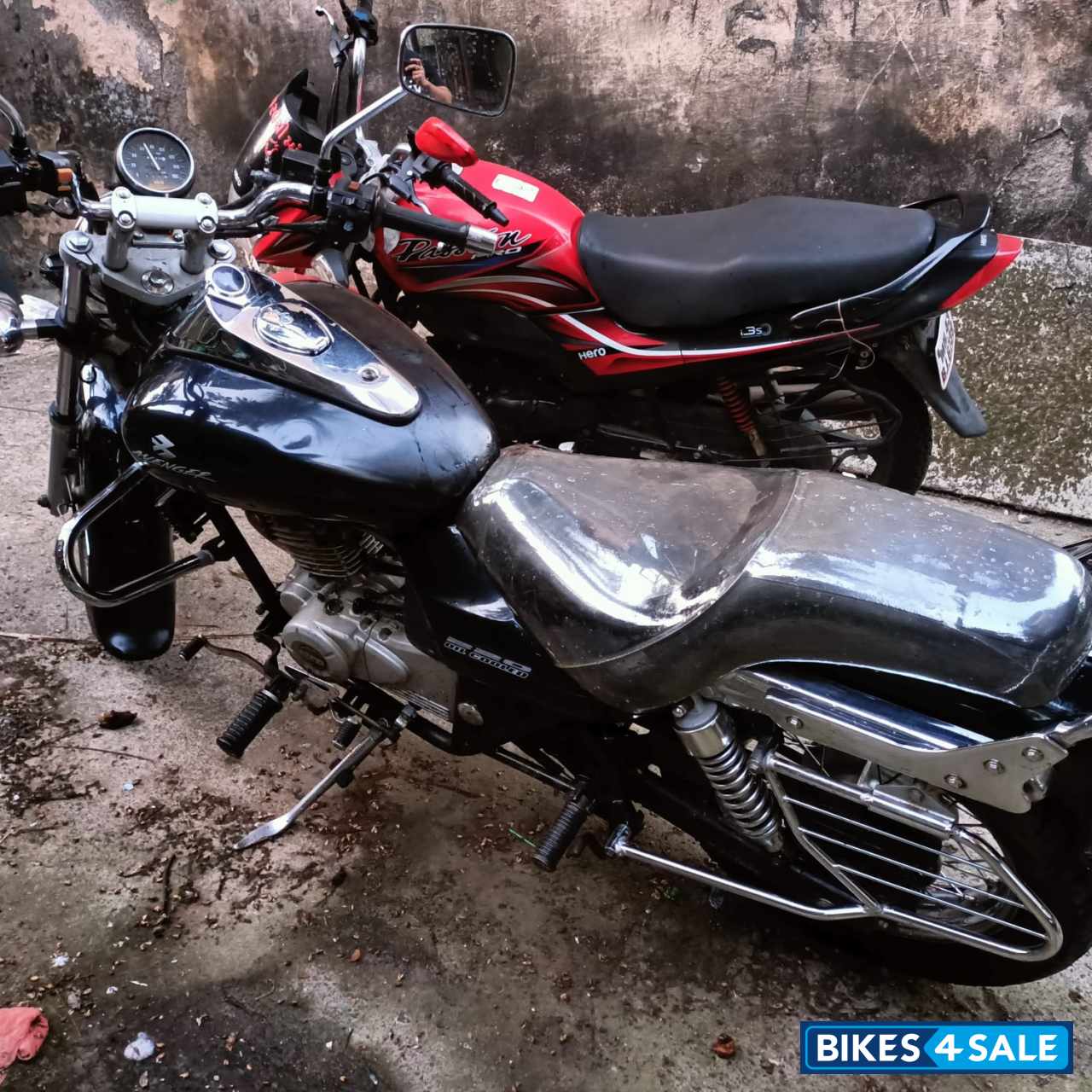 Bajaj Avenger 220 DTS-i