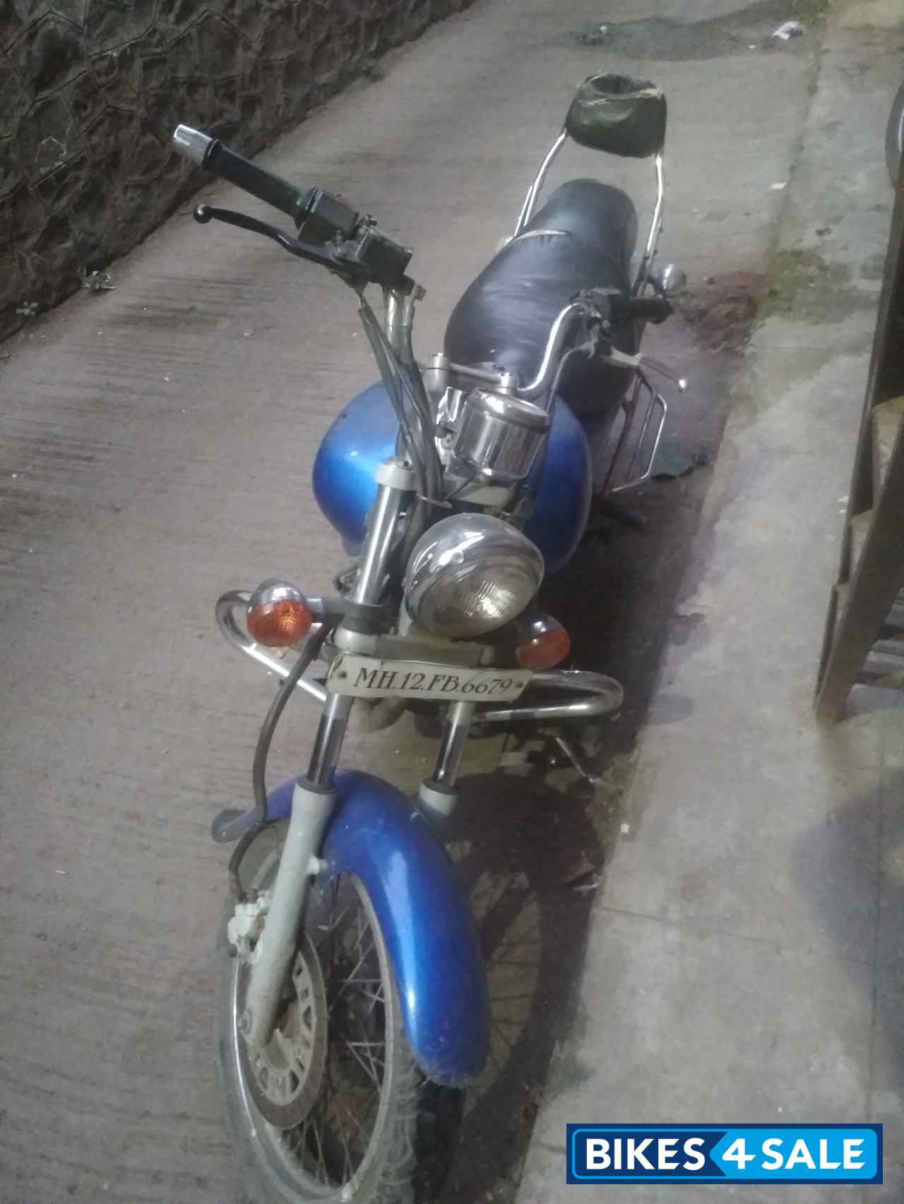 Bajaj Avenger 220 DTS-i