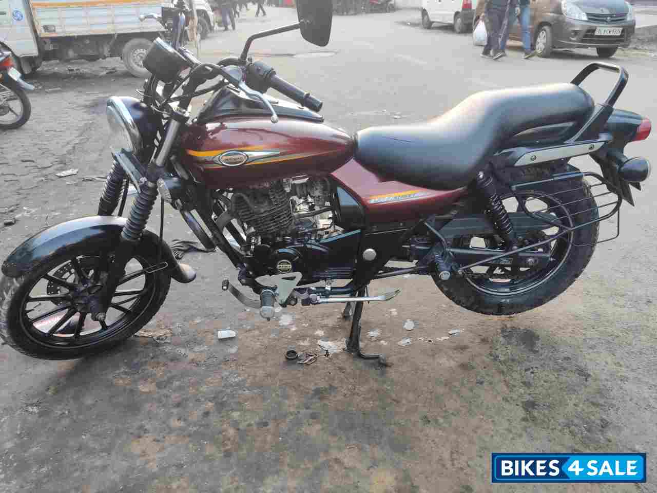 Red Bajaj Avenger Street 150