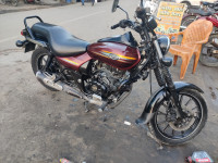 Red Bajaj Avenger Street 150