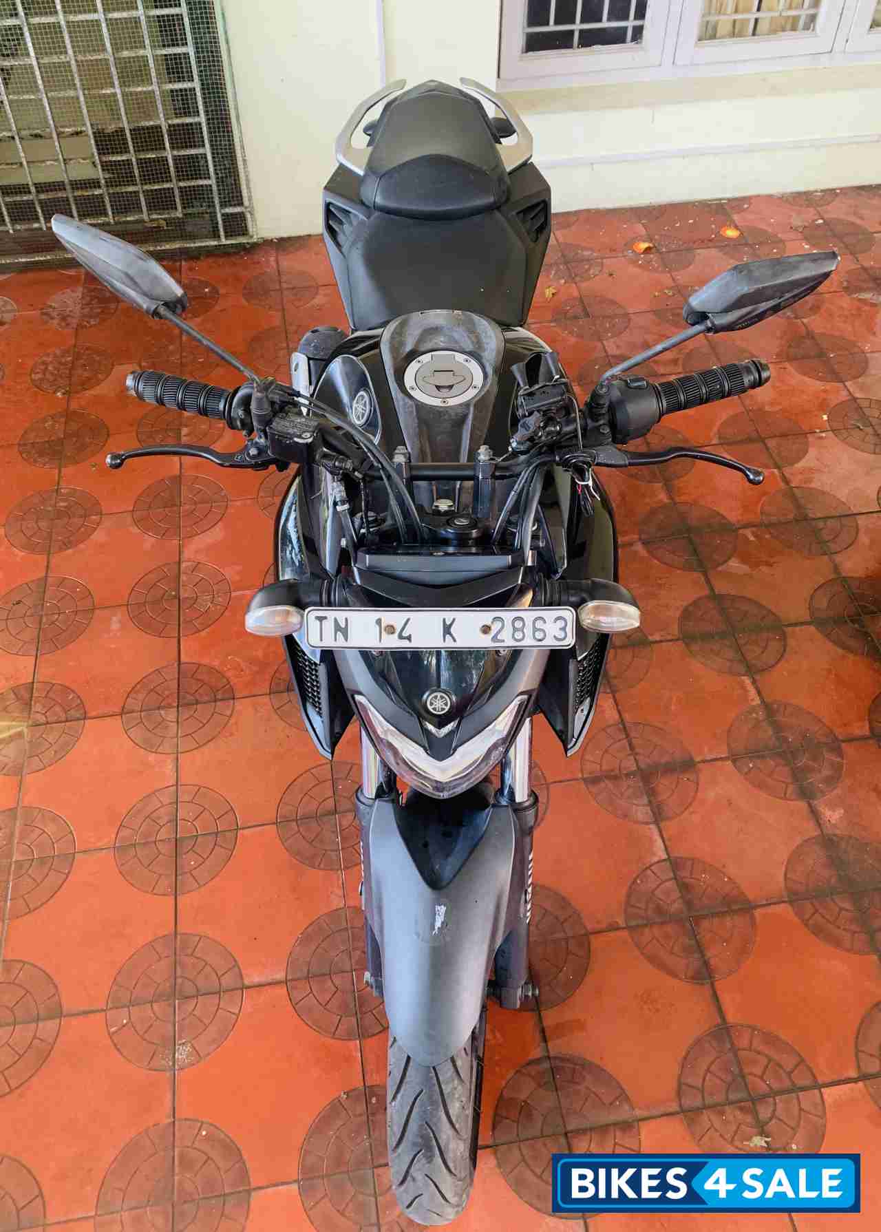 Black Yamaha FZ25
