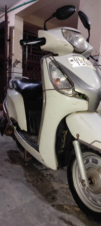 White Honda Aviator