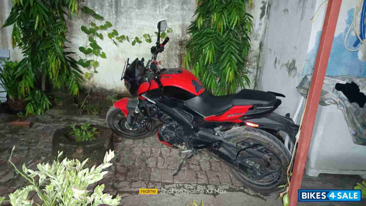Red Black Bajaj Dominar 250