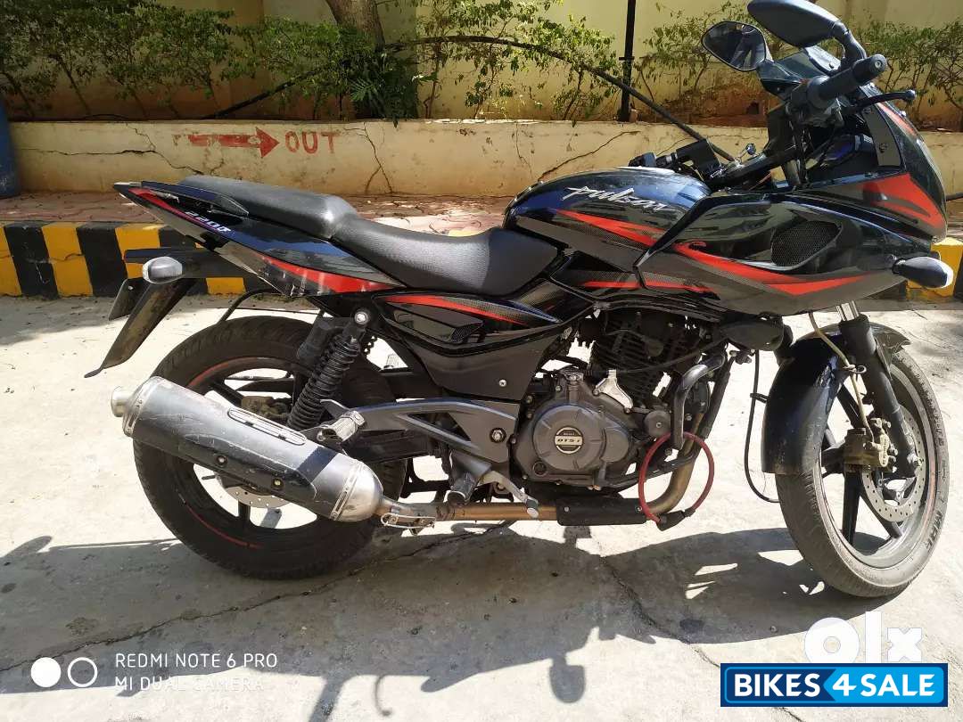 Bajaj Pulsar 220F
