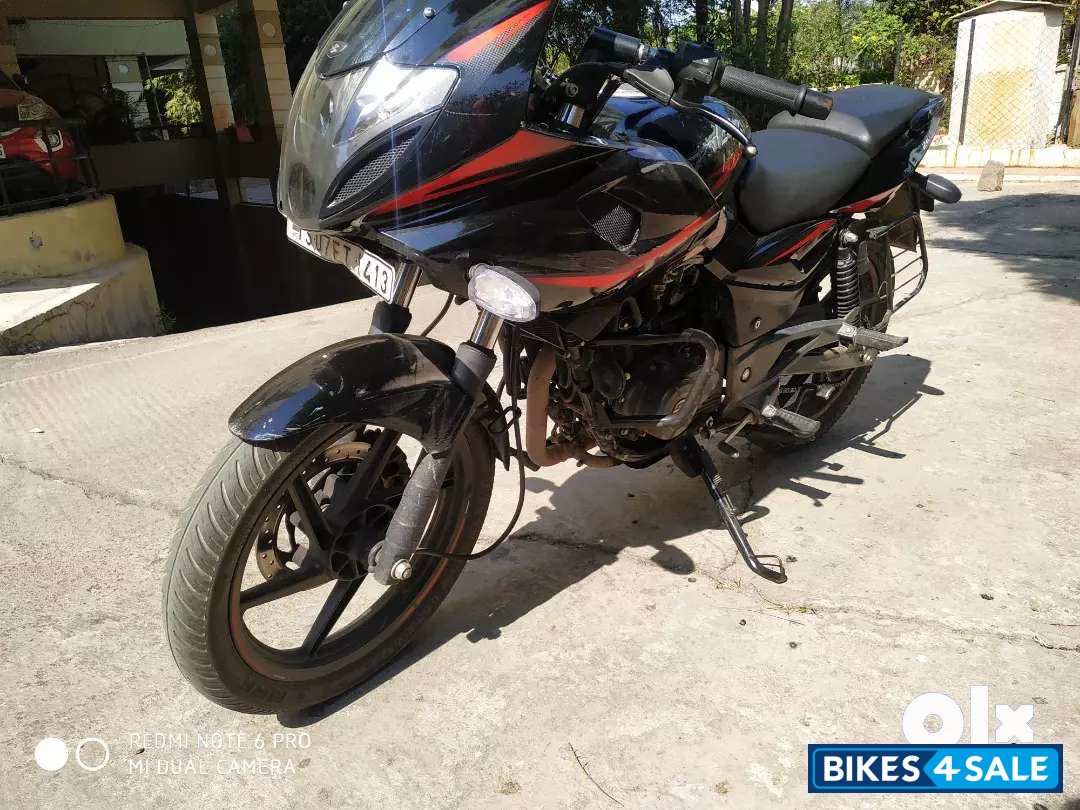 Bajaj Pulsar 220F