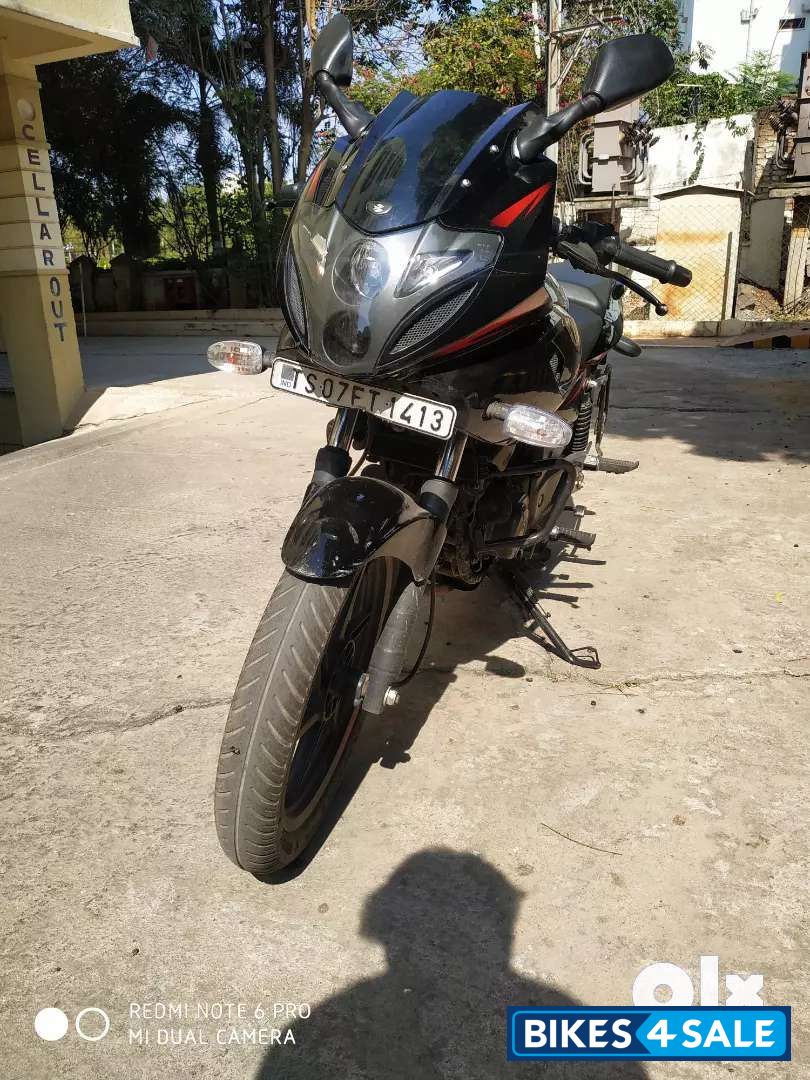Bajaj Pulsar 220F