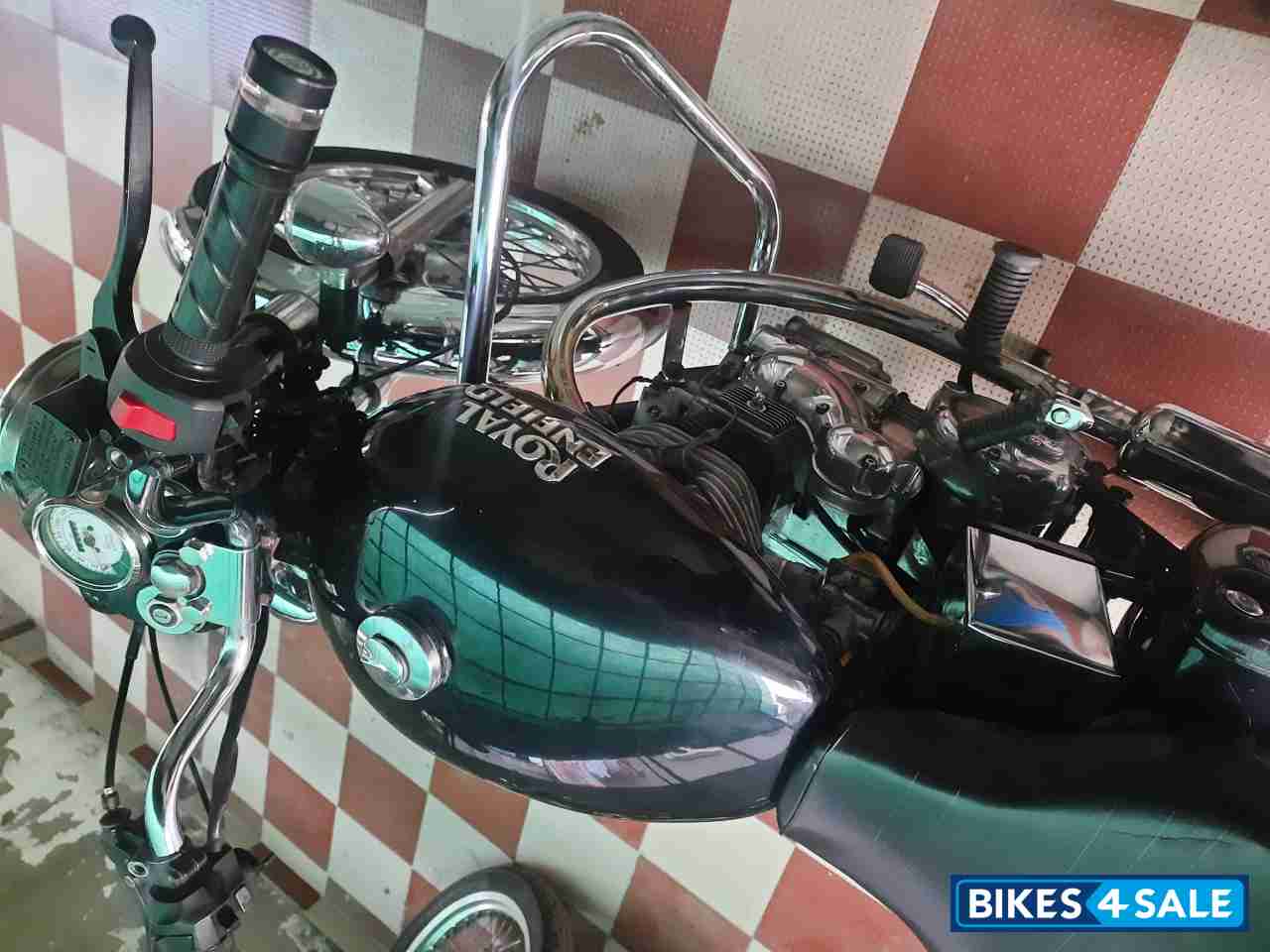 Black Royal Enfield Bullet