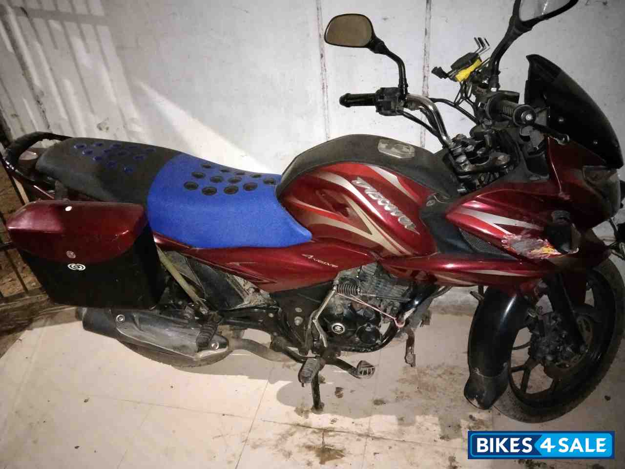 Bajaj Discover 150 F