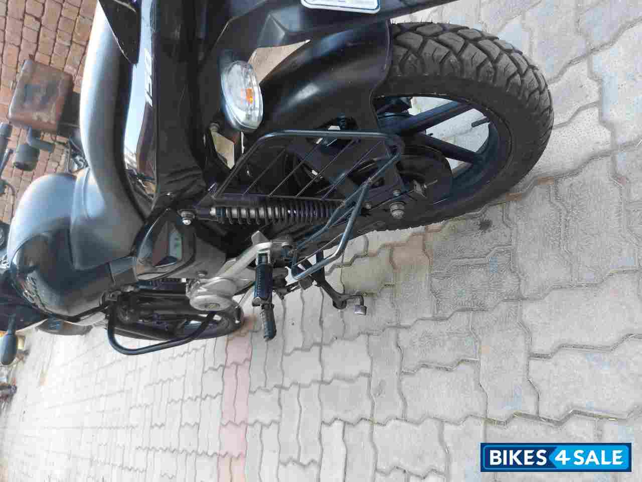 Black Bajaj Pulsar 150