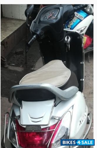 White Honda Activa 4G
