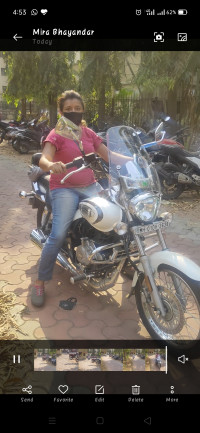 White Bajaj Avenger Cruise 220 BS6