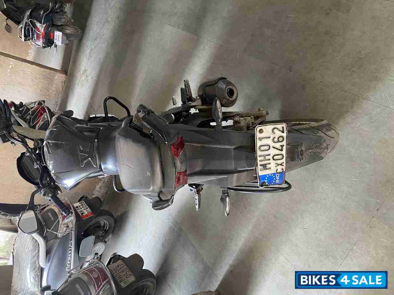 Matte Black Bajaj Dominar 400 Disc