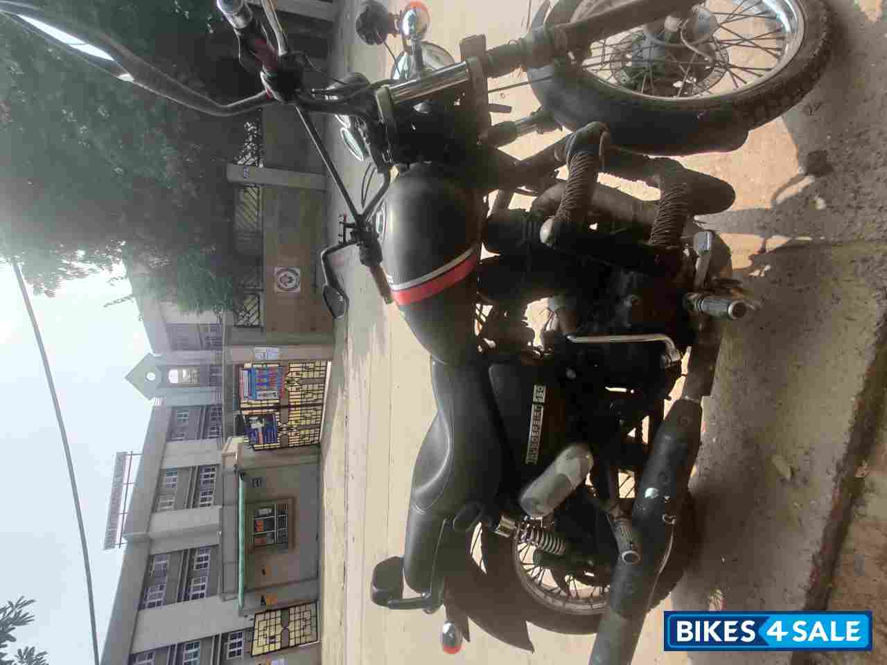 Matte Black Royal Enfield Thunderbird 350