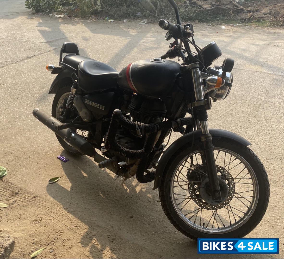 Matte Black Royal Enfield Thunderbird 350 Matte Black Royal Enfield Thunderbird 350
