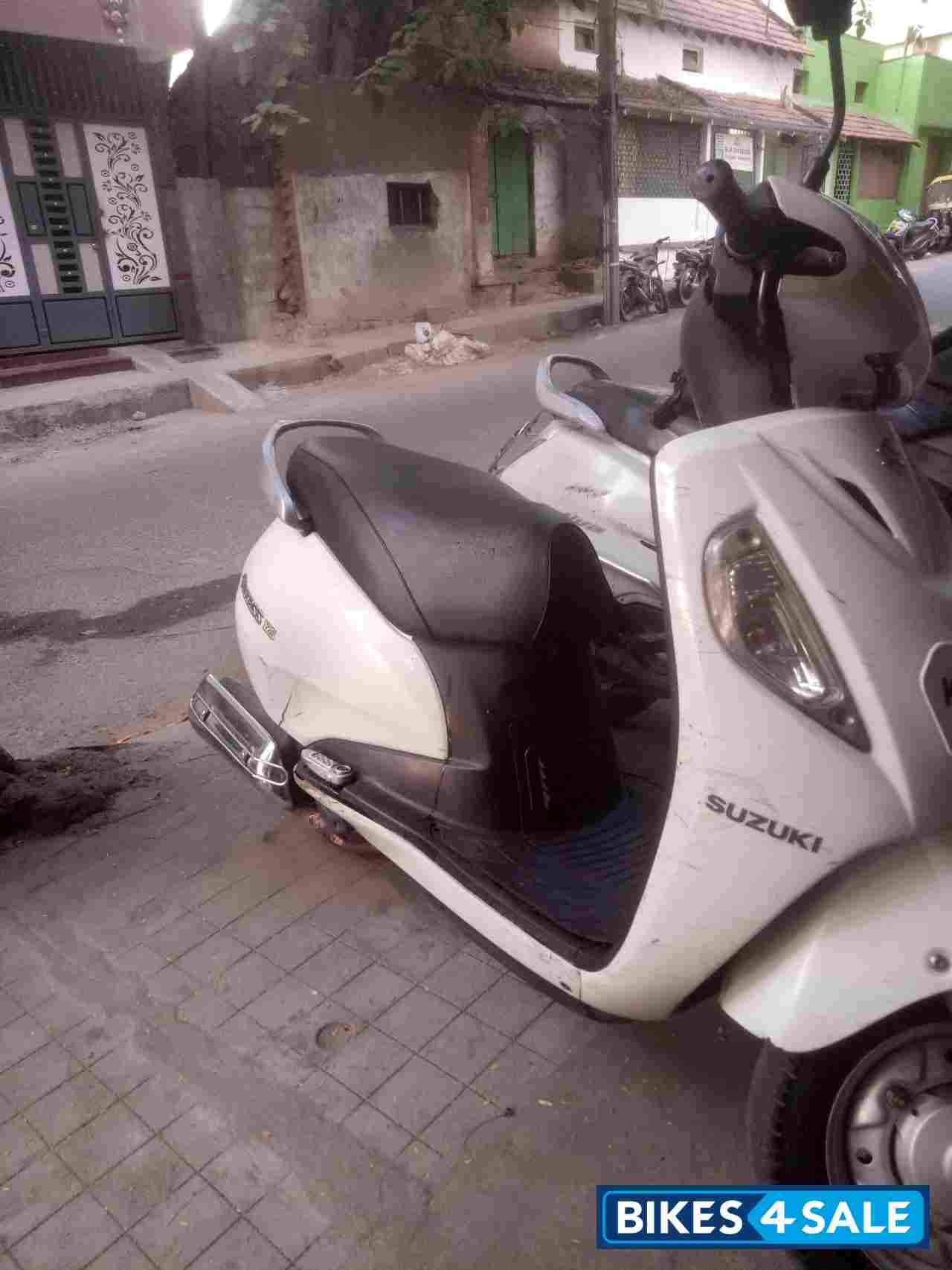 White Suzuki Access 125