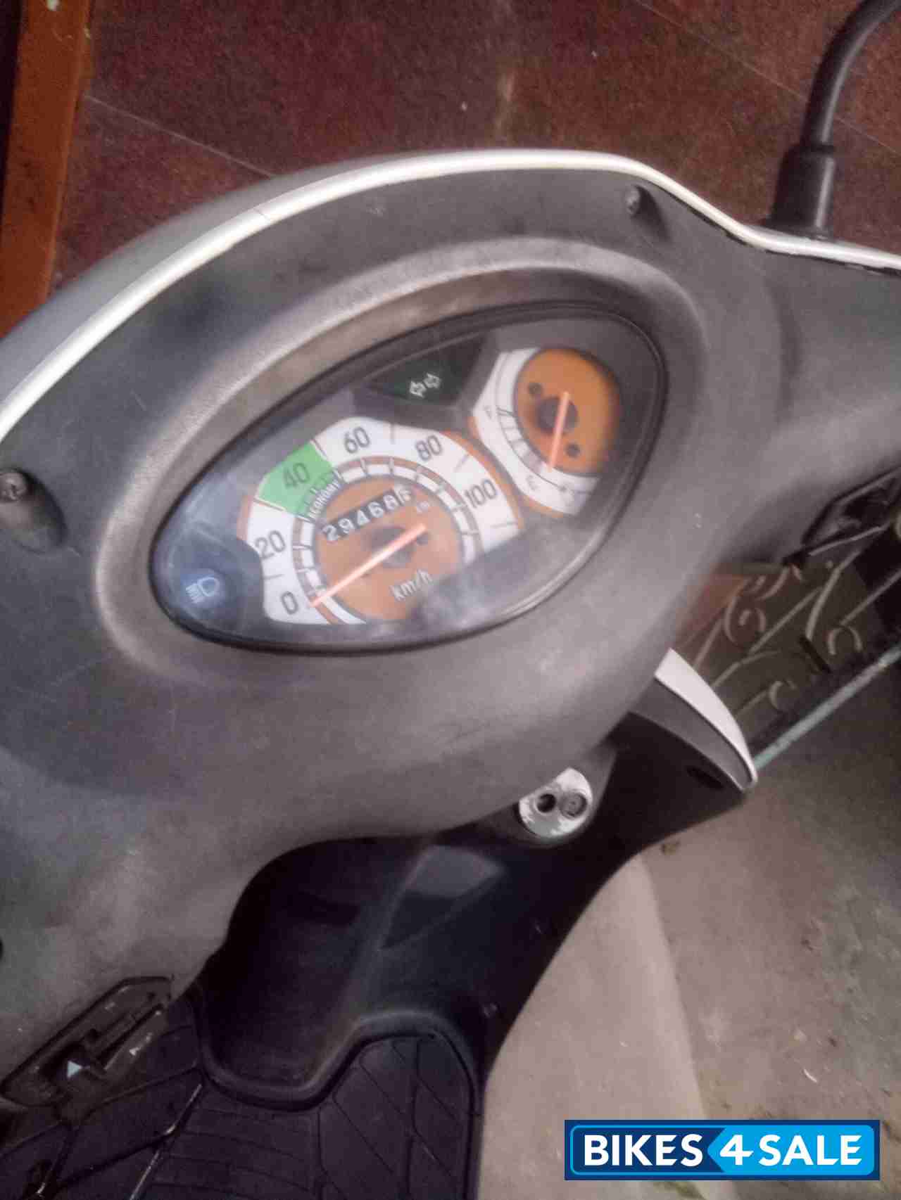 White Suzuki Access 125