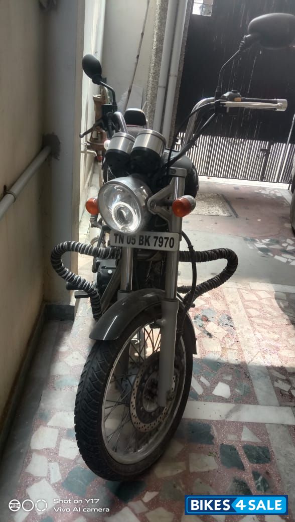 Black Royal Enfield Thunderbird 350