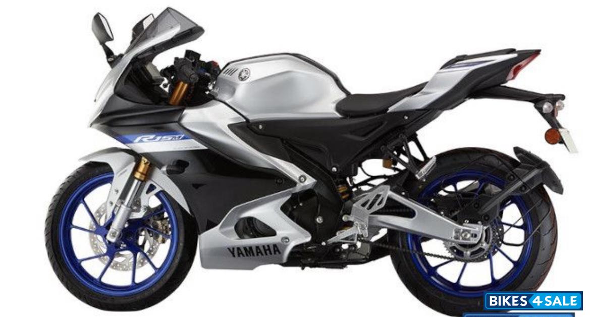 Yamaha R15M
