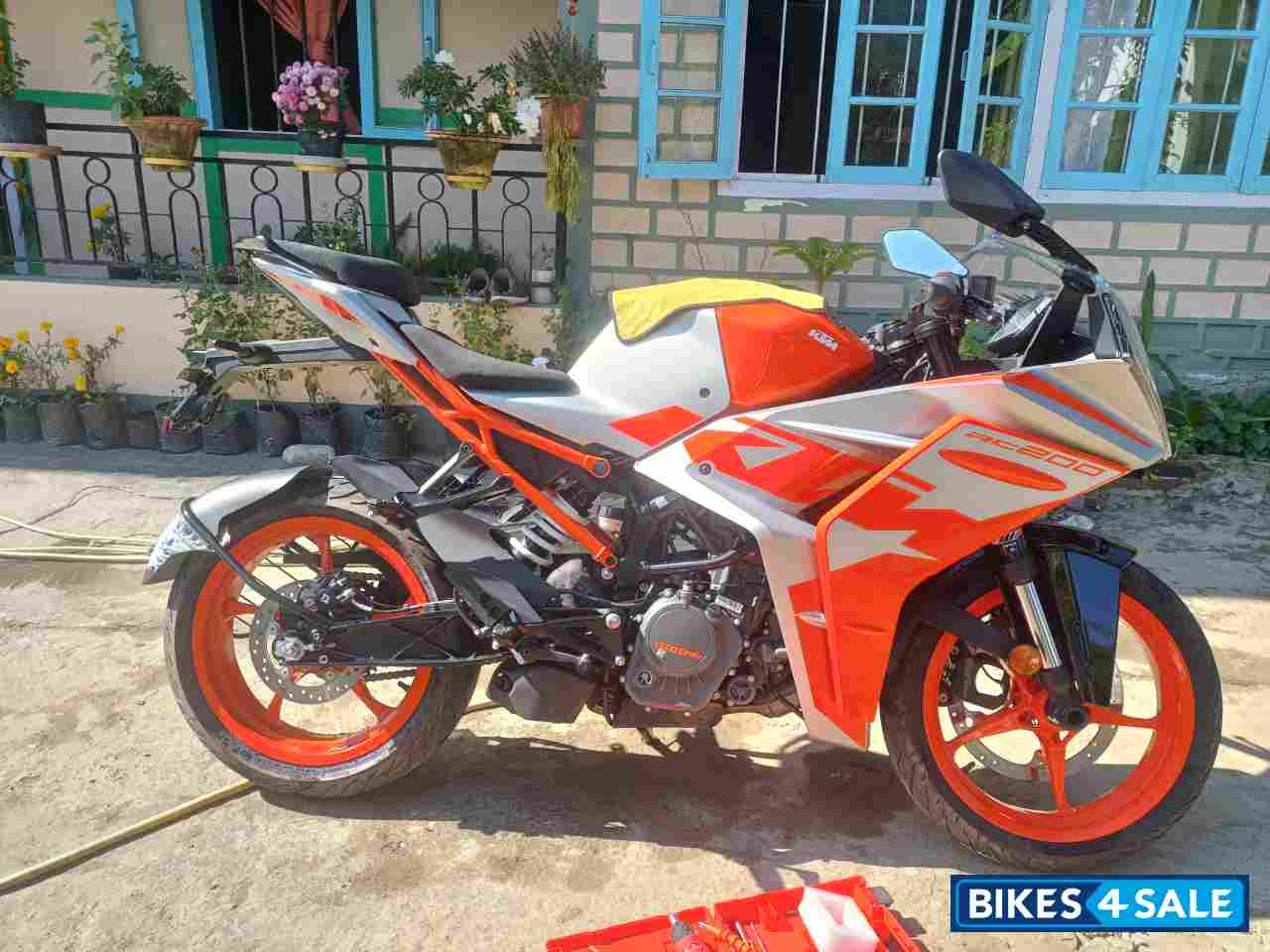 Silver Orange KTM RC 200 2022